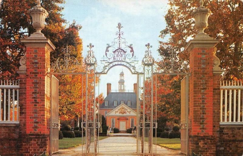 WILLIAMSBURG, VA  Virginia    PALACE GATES & Governor's Mansion   1968 Postcard