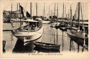 CPA Deauville Le Bassin des Yachts FRANCE (1286396)