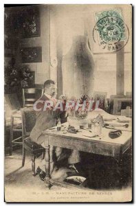 Postcard Old Faience Faincerie Manufacture of Sevres A painter decorator