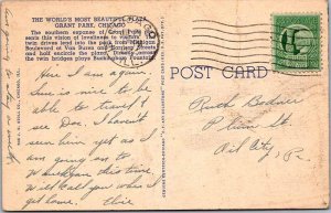 Postcard MONUMENT SCENE Chicago Illinois IL AL0036