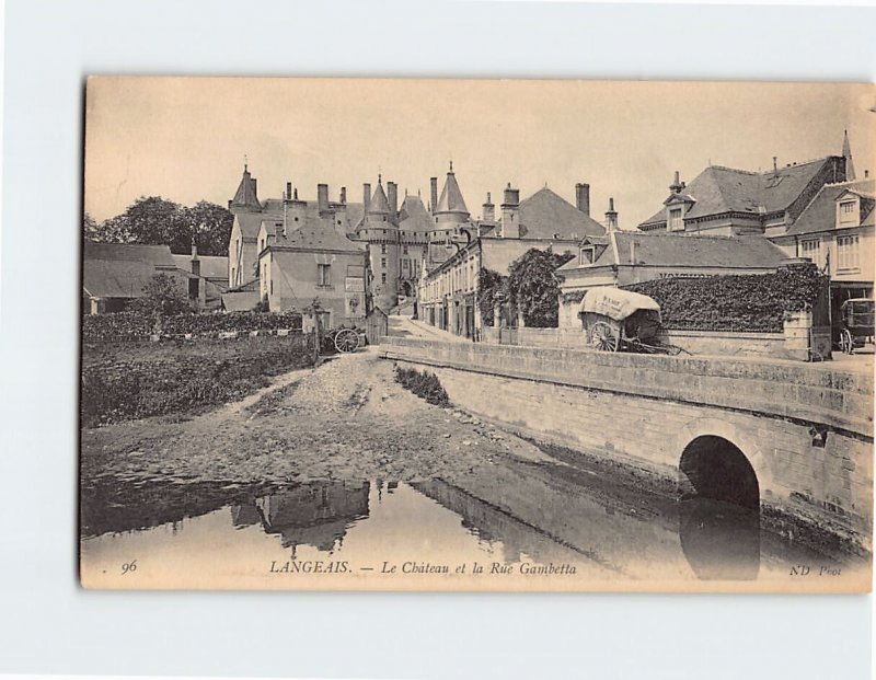 Postcard Le Château et la Rue Gambetta Langeais France