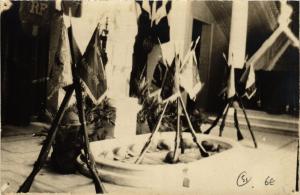 CPA AK Militaire - Flags and Rifles (698242)