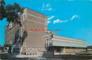 2 Postcards, Waukesha, Wisconsin, Avalon Motor Inn Hotel