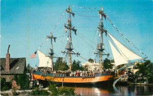 California Anaheim Disneyland Postcard Crewmen Crewmen Aloft 22-5877