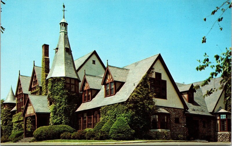 Barrington Town Hall Rhode Island RI Postcard VTG UNP Plastichrome Vintage  