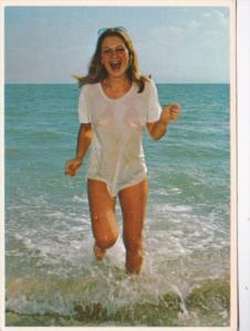 Florida Risque Semi Nude Topless Beautiful Girl On The Beach Wearing Wet T  Shirt / HipPostcard