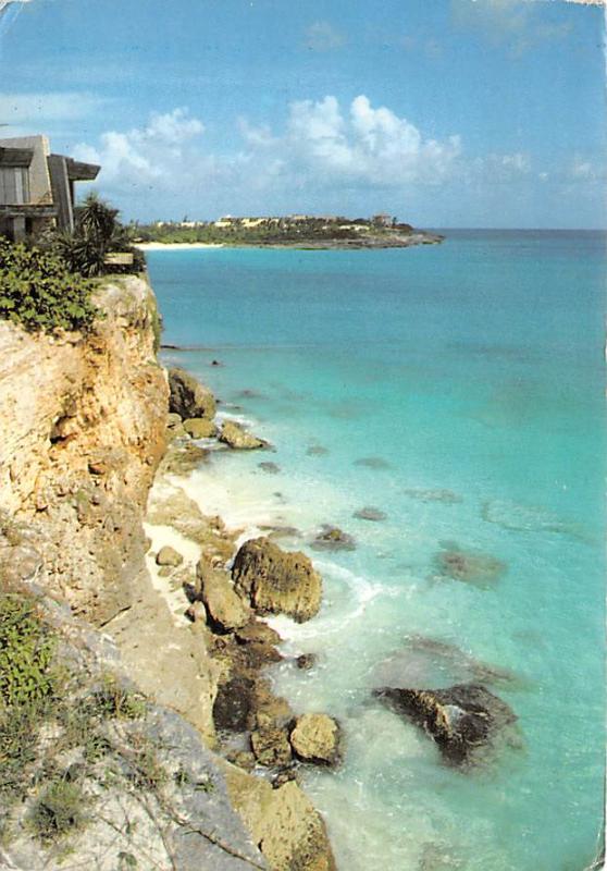 Sint Maarten - Cliffs at Mullet Bay