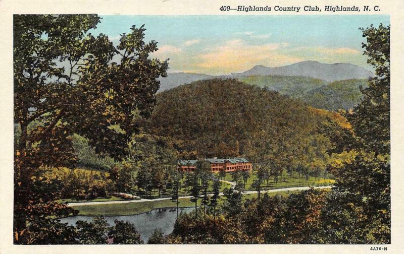 NC, North Carolina  HIGHLANDS COUNTRY CLUB  Macon County   c1940's Postcard