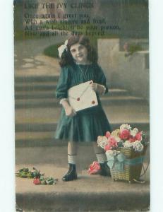 Pre-Linen valentine PRETTY GIRL HOLDS GIANT VALENTINE CARD k9856