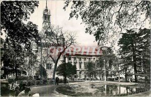 Postcard Modern Square de Gaulle and Toulouse Dungeon Capitol Tourist Office