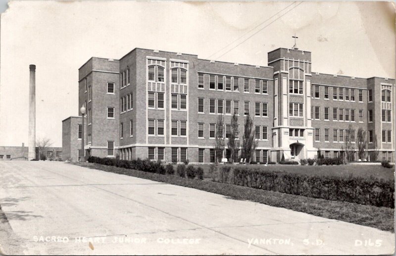 SD Sacred Heart Junior College Yankton South Dakota RPPC  Postcard Y7