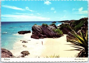 VINTAGE CONTINENTAL SIZED POSTCARD SECLUDED BEACH IN BERMUDA LOADED STAMPS 1981
