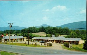 Tween Lakes Motel, Lakes Fairlee and Morley, Fairley VT Vintage Postcard H25