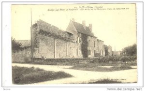 Ancien Logis Malet De Roquetort Et Les Remparts Ouest De l'Ancienne Cite, St-...