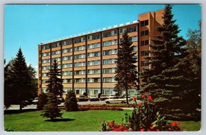 New Jennie G Building, Grossinger’s, Catskills New York, Vintage 1965 Postcard