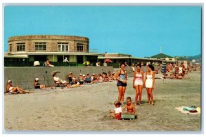 c1950's Easton's Beach Girls Kids Playing Newport Rhode Island RI Postcard