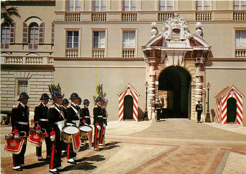 La releve de la Garde guards uniforms Monaco