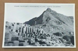 UNUSED POSTCARD - GRAND CAUSEWAY 7 PILLARS, GIANTS CAUSEWAY, IRELAND