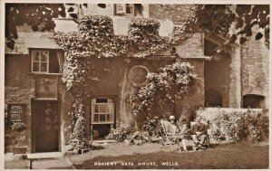WELLS SOMERSET ENGLAND~ANCIENT GATE HOUSE~1930s TUCK'S PHOTO POSTCARD