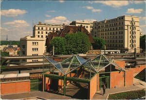 CPM Suresnes La gare et L'Hopital (20598)