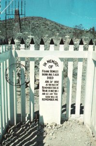 CONTINENTAL SIZE POSTCARD GRAVE OF FRANK BOWLES AT TOMBSTONE ARIZONA 1960s