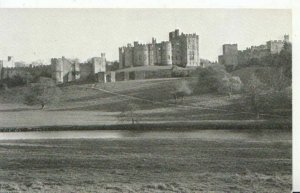 Northumberland Postcard - Alnwick Castle, The Keep and Prudhoe Tower - Ref 4305A