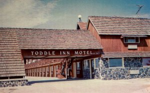 Lexington, Nebraska - Quiet Sleeping at the Toddle Inn Motel - in the 1950s