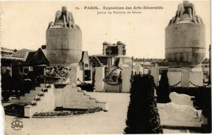 CPA PARIS EXPO 1925 Jardin du Pavillon de Sevres (861956)