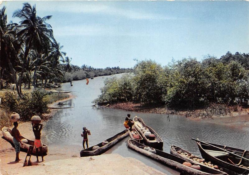 BR27647 Africa life on the river africa