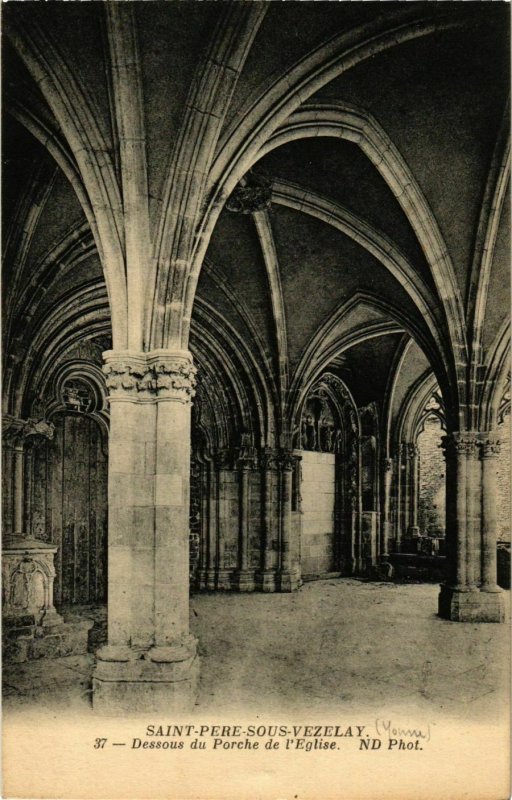 CPA Saint-Pere-sous-Vezelay - Dessous du Porche de l'Eglise FRANCE (961011)