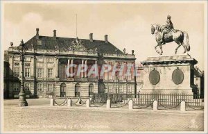 Modern Postcard Amalienborg Palace with Equestrian Statue of Chr V
