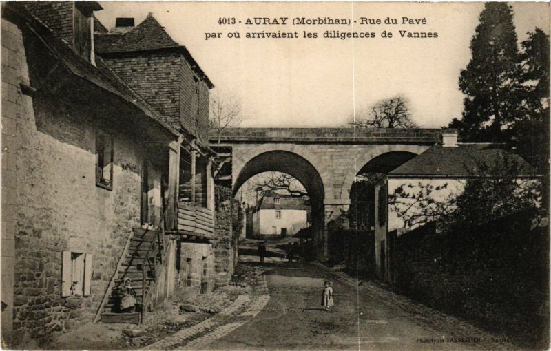 CPA AURAY - Rue du Pave par ou arrivaient les diligences. (431625)
