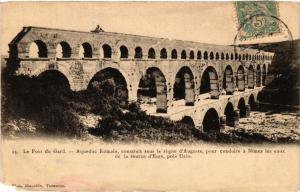 CPA Le PONT-du-GARD - Aqueduc Romain construit sous le régne d'Auguste (458851)