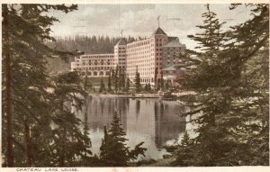 Vintage Postcard 1930's  Fairmont Chateau Lake Louise Canada 