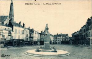 CPA PITHIVIERS La Place du Martroi (607758)