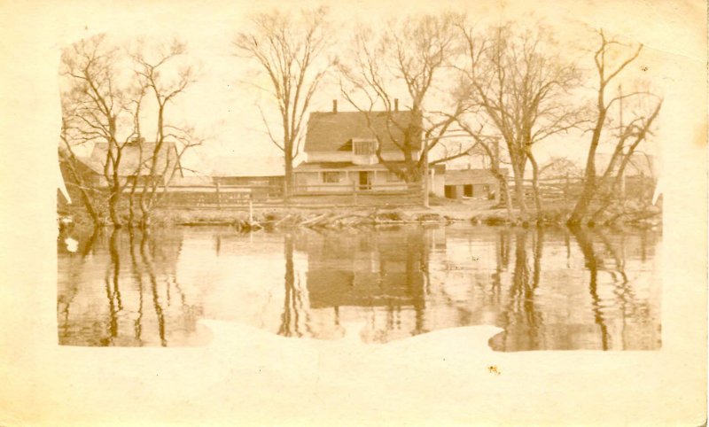 Canada - Quebec, Farm, Unknown Location.   *RPPC