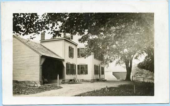 VT - Waterbury. Farmhouse    *RPPC