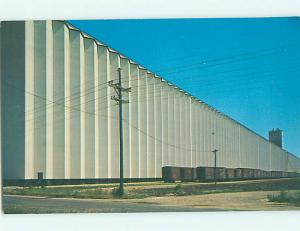 Unused Pre-1980 TRAIN CARS BY GRAIN ELEVATOR Huchinson Kansas KS v5563