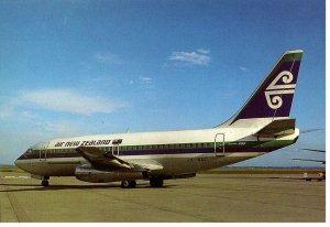 Air New Zealand's Cameleon B737 219C Airplane Postcard