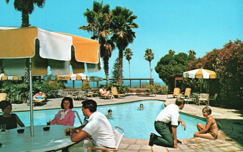 Vintage Postcard La Valencia Majestic Sweep Blue Pacific La Jolla California CA