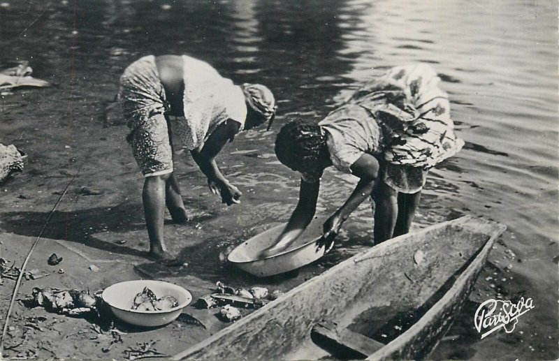 African ethnic scenes et types postcard fish preparation