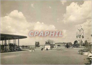 Postcard Modern Grosse Terrasse am Haupteingang