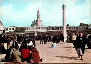 CONTINENTAL SIZE POSTCARD CROWDS AT THE SANCTUARY OF OUR LADY FATIMA PORTUGAL