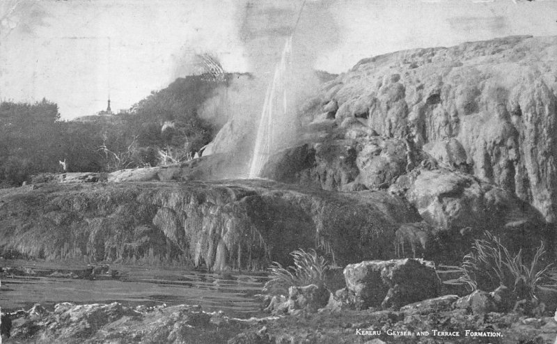 KERERU GEYSER & TERRACE FORMATION NEW ZEALAND POSTCARD (c. 1910)