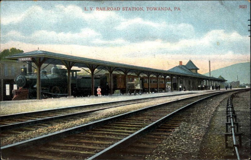 Towanda PA LA RR Train Station Depot c1910 Postcard