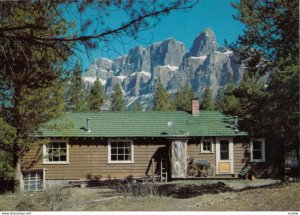 MOUNT EISHENHOWER , Alberta , Canada , 1950-70s ; Youth Hostel