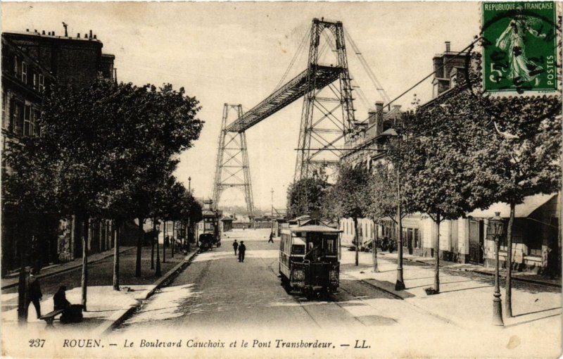 CPA ROUEN Le Boulevard Cauchoix et le Pont Transbordeur (416400)