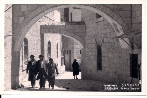 JUDAICA, Israel, Jerusalem, Mea Shearim, Chassidic Men, Ultra Orthodox, CONT. PC