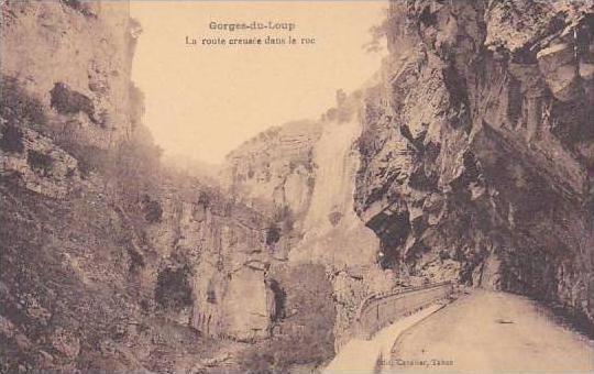 France Gorges du Loup La route creusee dans le roc