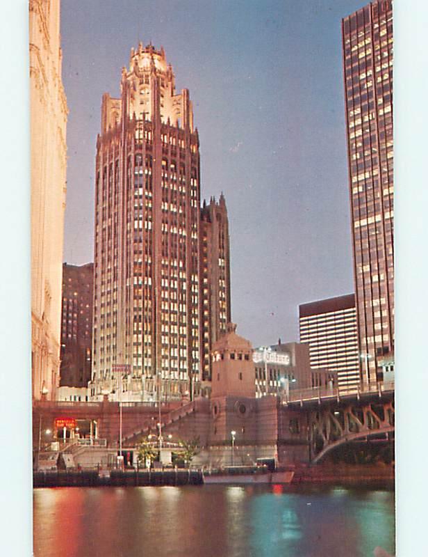 Unused Pre-1980 CHICAGO TRIBUTE BUILDING AT DUSK Chicago Illinois IL Q7875@